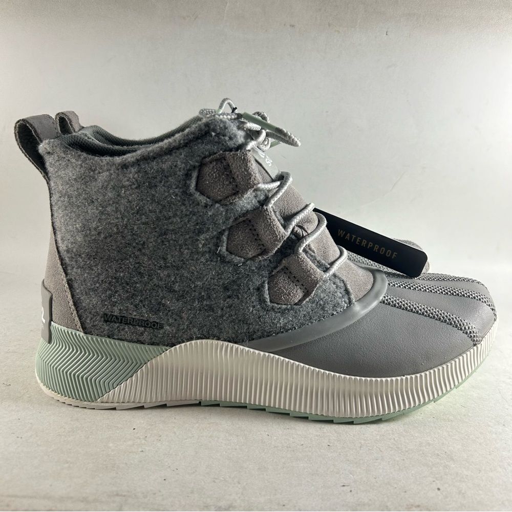 Sorel Gray and Green Winter Rain Boots